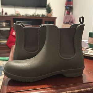 Crocs Chelsea Boots